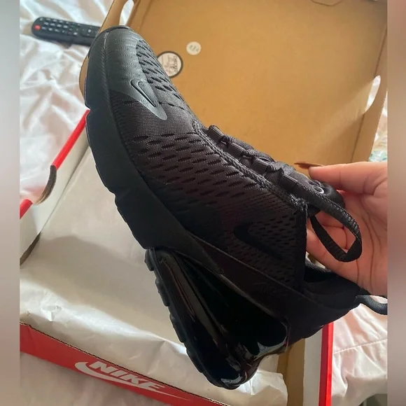 Nike Air Max 270 - Picture 2 of 4